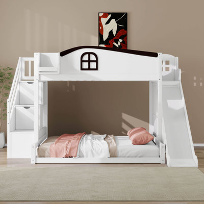 Lit simple superposé au dessus d'un lit double avec escalier de rangement et glissade, lit superposé en bois avec garde-robe et tablette, aucun sommier nécessaire