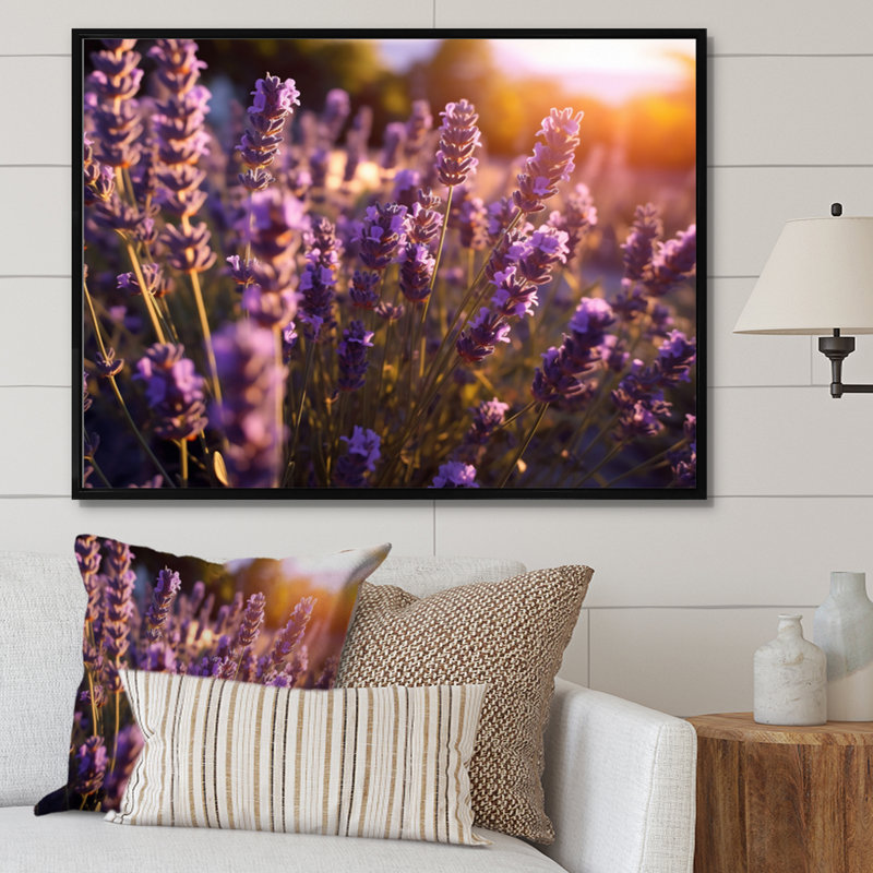 «Calming Lavender Landscape I», reproduction sur toile, H 16 po x l 32 po x P 1 po, Cadre flottant noir