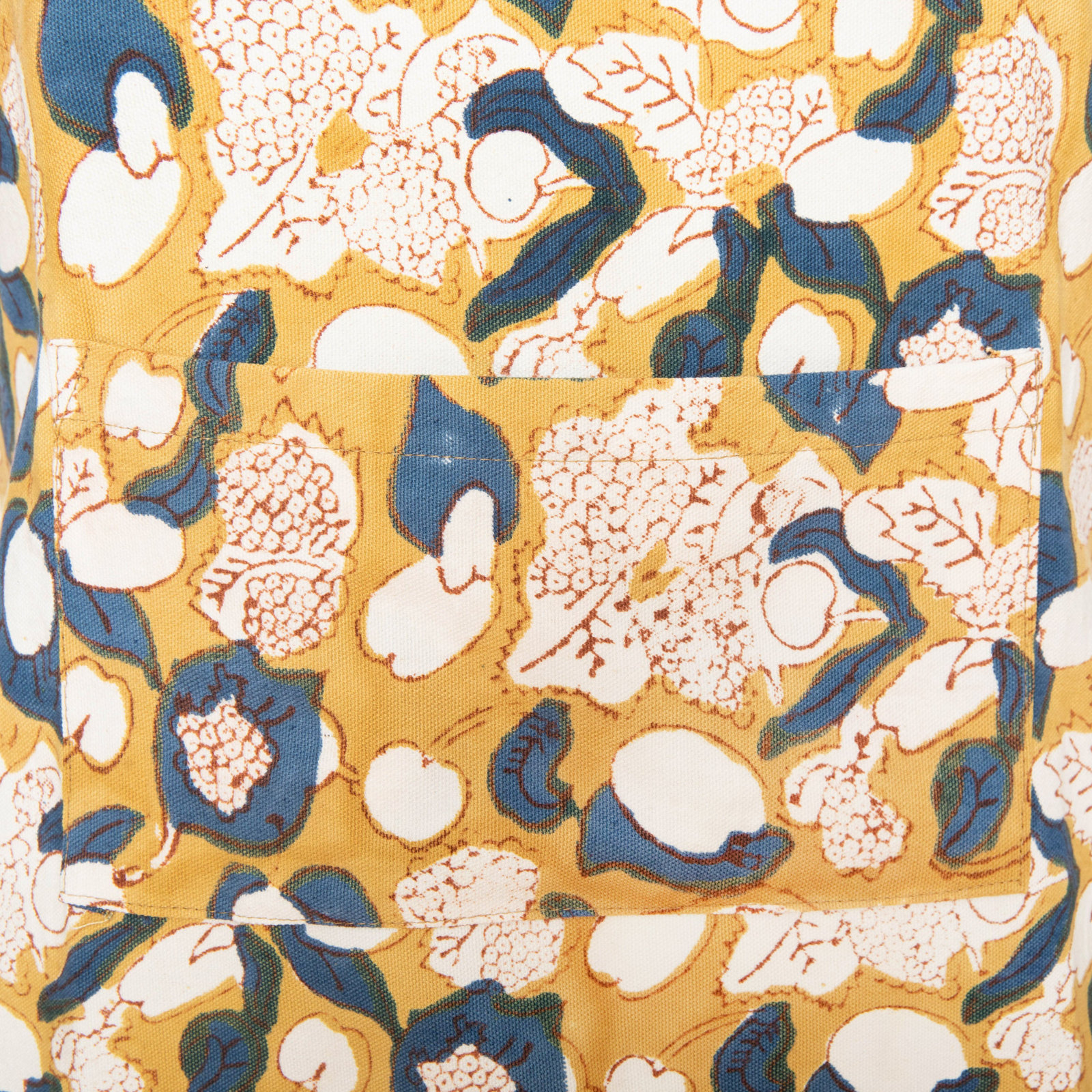 Bryssa 32" W x 36" L Apron, Mustard/Blue/White