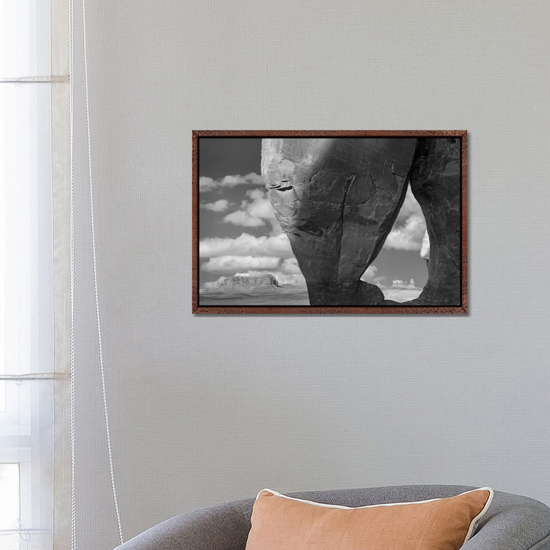 Buttes Seen Through Teardrop Arch, Monument Valley, Arizona von Tim Fitzharris - Gallery-Wrapped Canvas Giclée on Canvas