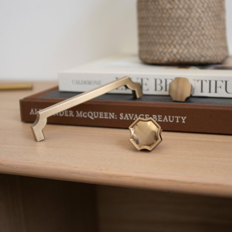 Monarch Collection Knob - 1-1/4" x 1-1/4 " Cabinet Knob - Transitional Hardware for Drawers & Cabinets, Polished Nickel