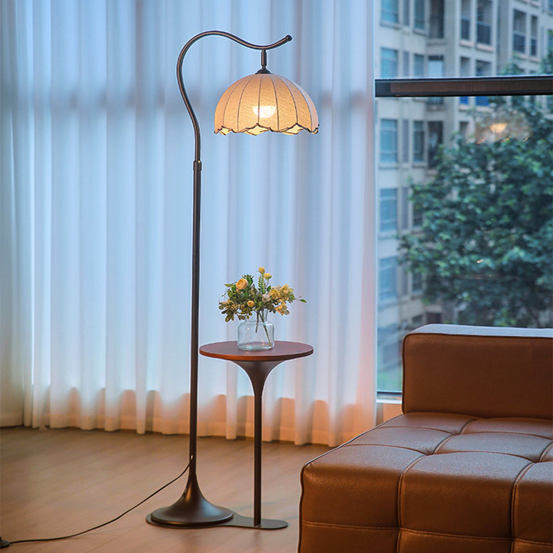 Lampes sur pied en bois massif noir sans fer