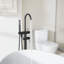 Robinet de baignoire autoportant avec douche à main Robinet de baignoire à fixation au sol en acier inoxydable 304 avec robinet pivotant à 360 ° en céramique CUPC-125121419