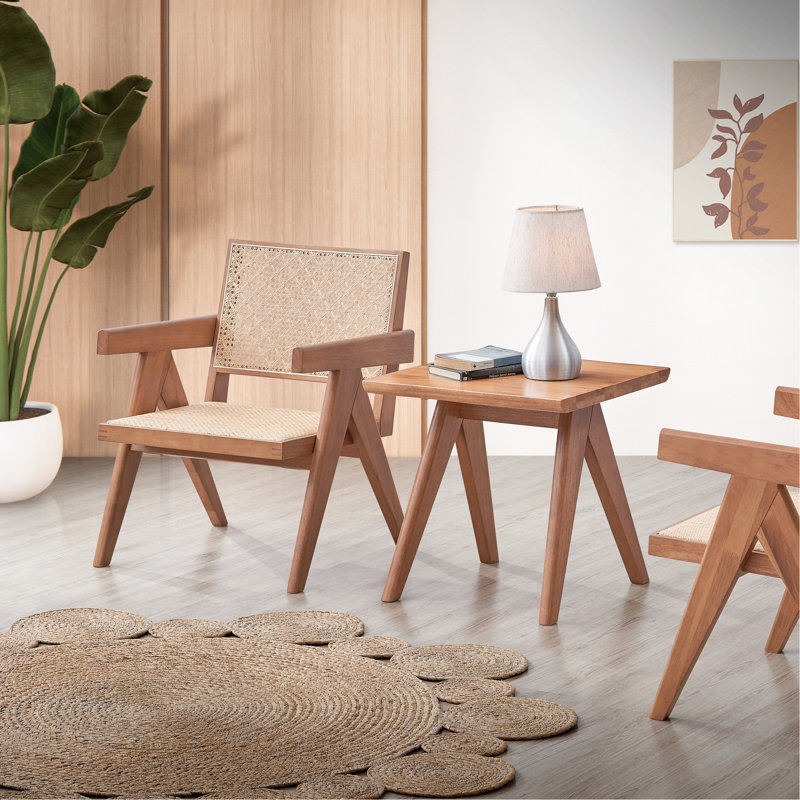 Chaise d'appoint naturelle avec siège respirant pour un look frais dans la maison, dossier beige moderne et cadre en bois élégant