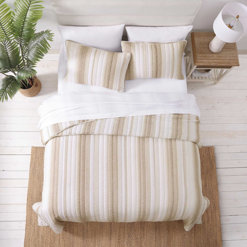 Beige and White Cotton King Reversible Quilt Set