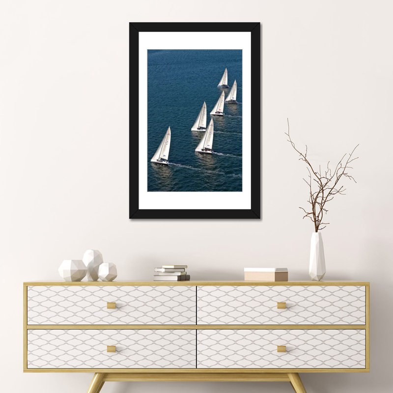 « voiliers », reproduction de photo sur toile, H 24 po x l 16 po x P 1 po, Papier d'art encadré noir, Blanc