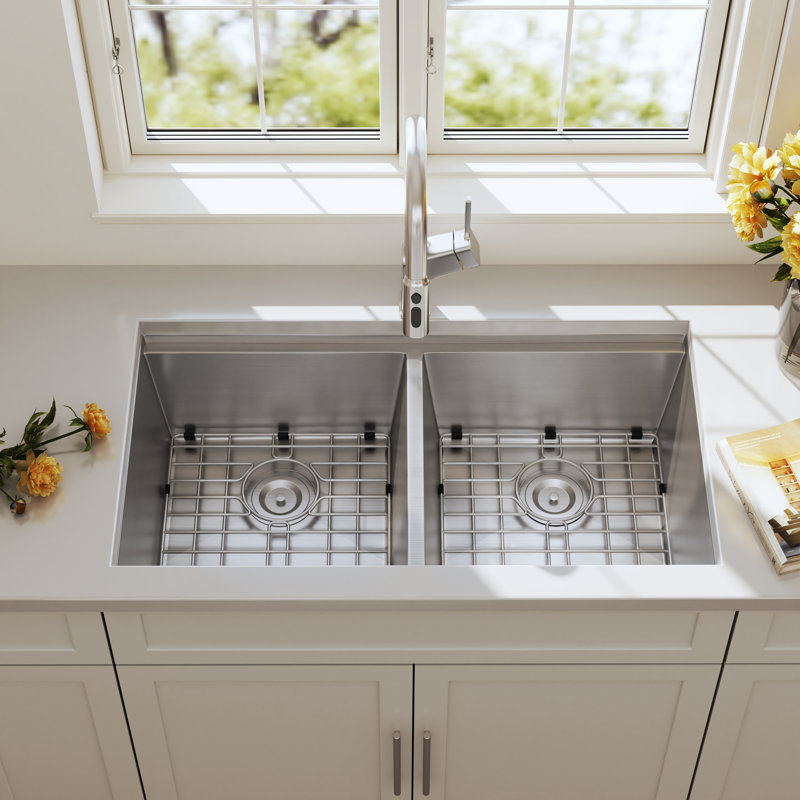 Évier de cuisine à double cuve encastrable en acier inoxydable calibre 16 50/50 avec accessoires 32 po x 18 po x 10 po Blenzia
