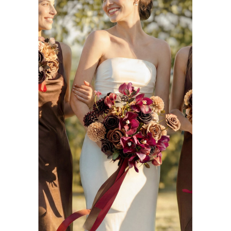 Petit bouquet de mariée champêtre en baccara brun terre et noir, Prune et brun terre