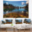 Paysage avec paysage de montagne calme et tapisserie-28491623