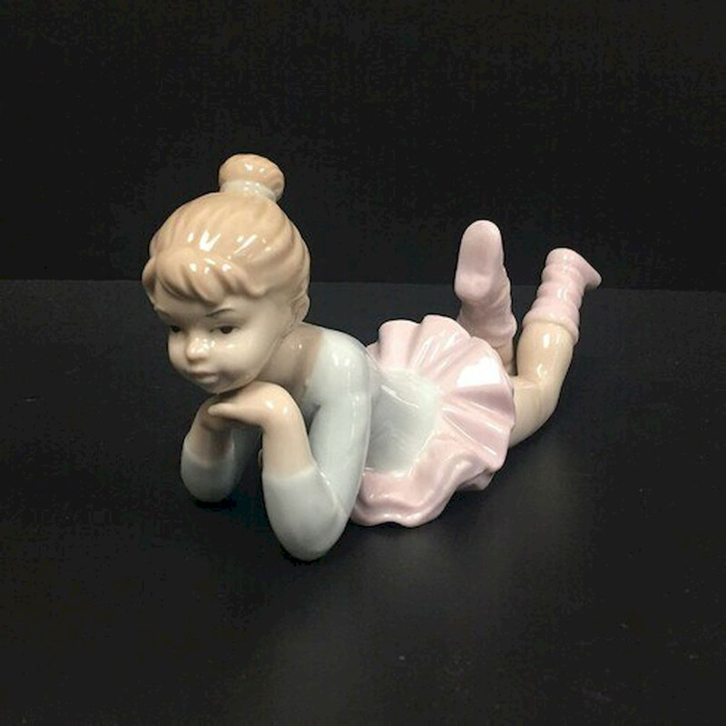 People Figurines & Sculptures