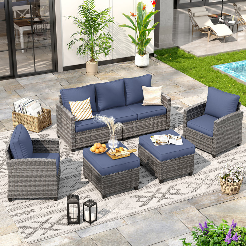 Ensemble de mobilier de terrasse en tissu Olefin 5 pièces, ensemble de conversation extérieur en osier PE avec canapé 3 places, 2 fauteuils et 2 repose-pieds, ensemble de sièges d'extérieur moderne pour patio, porche et cour arrière