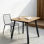 Table de salle à manger carrée avec trou pour parasol - Table d'extérieur résistante aux intempéries avec plateau en WPC et structure en fer durable-323300604
