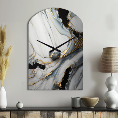 Horloge abstraite à motif géométrique en marbre doré et blanc III