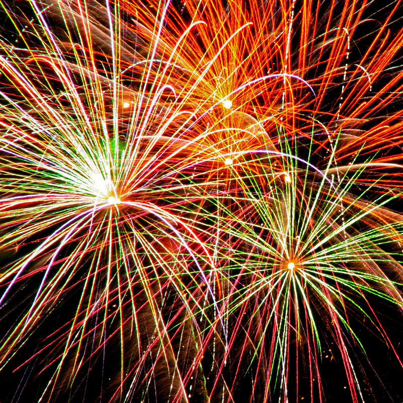 «Chesica Shannon Clark Fireworks» par Shannon Clark - reproduction d'art, H 12 po x l 12 po, Non, Toile tendue