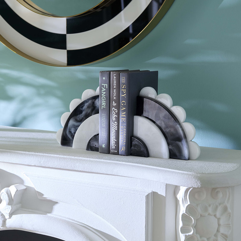 Como Black & White Bookends