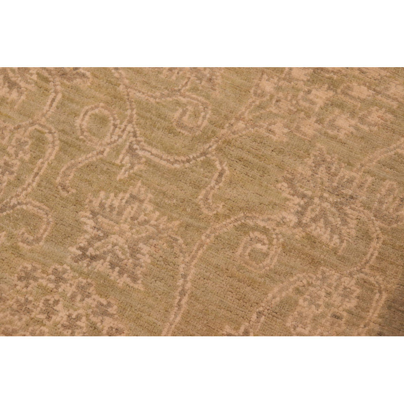 One-of-a-Kind 4'6" x 6'5" 2000s Area Rug in Green