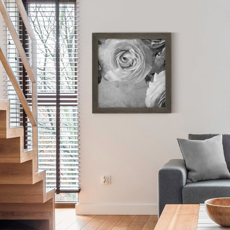 Renoncule foncé IV - cadre photo, H 21 po x l 21 po x P 1 po, Toile avec cadre gris, Pas de tapis