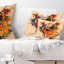 Coussin floral et art abstrait sur papier