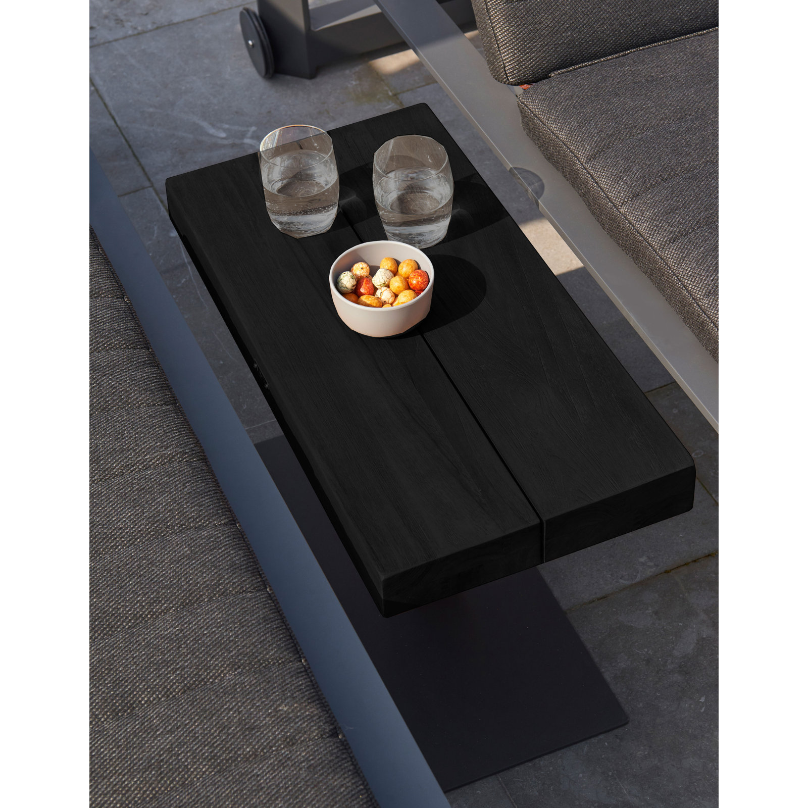 24'' Aluminum Outdoor Side Table