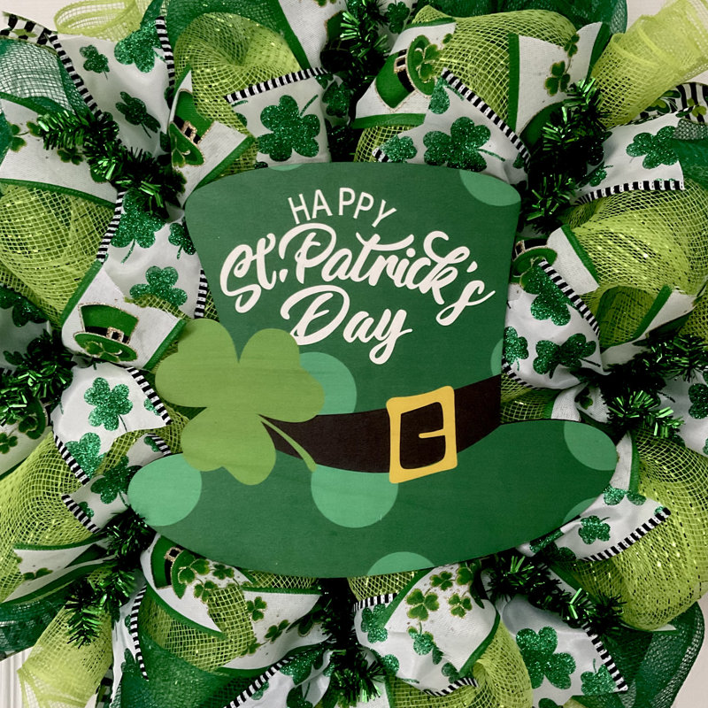 Happy St Patrick's Day Wreath with Leprechaun Hat