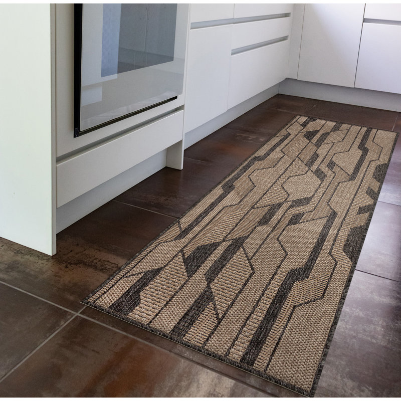 Tapis intérieur / extérieur Courtdale Courtdale, Tapis de couloir 1 pi 11 po x 7 pi 6 po
