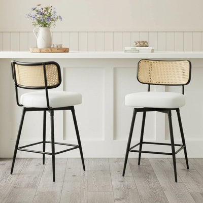 Tabouret de comptoir pivotant 26 po en similicuir rembourré avec dossier en rotin et structure en métal