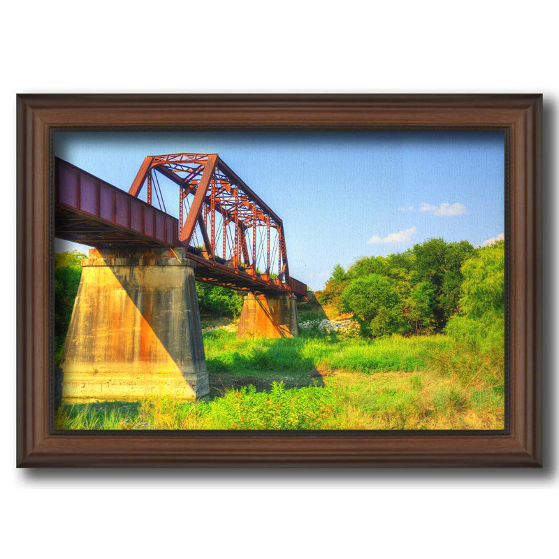 Texas Railroad Bridge par Kelly Wade. Impression sur papier - Montée et encadrée avec de l'acrylique transparent