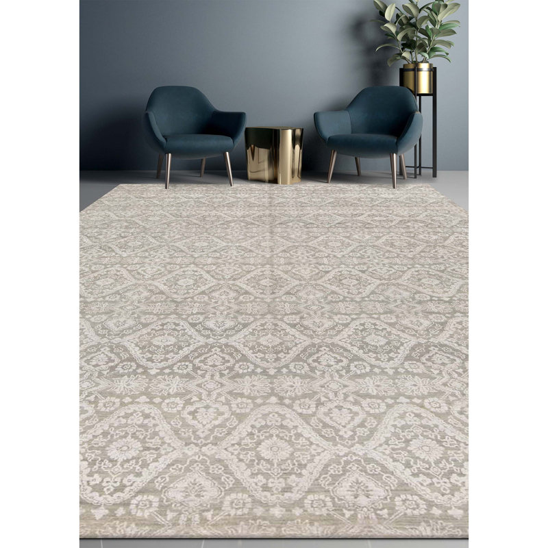 Wool Moroccan Area Rug in Light Gray/Silver