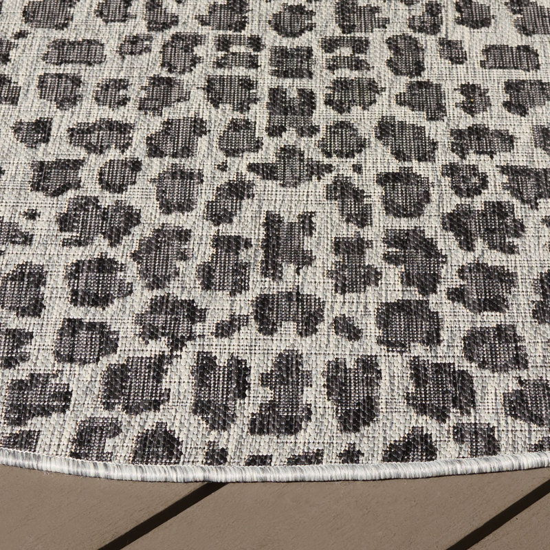 Basinger Animal Print Gray Indoor/Outdoor Area Rug, Round 6'7"