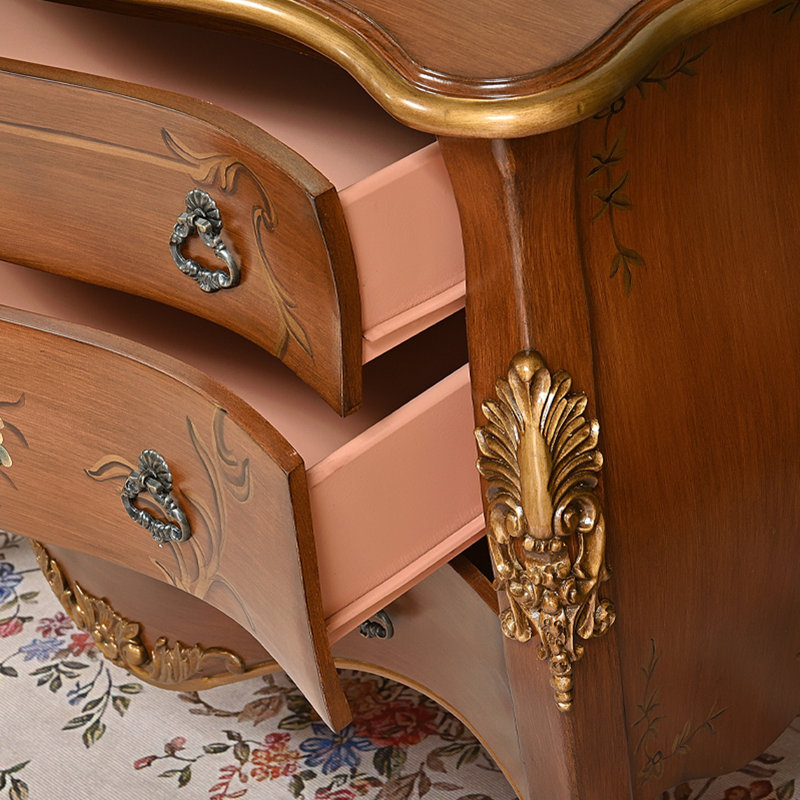 Commode d'appoint vintage à trois tiroirs sculptée à la main