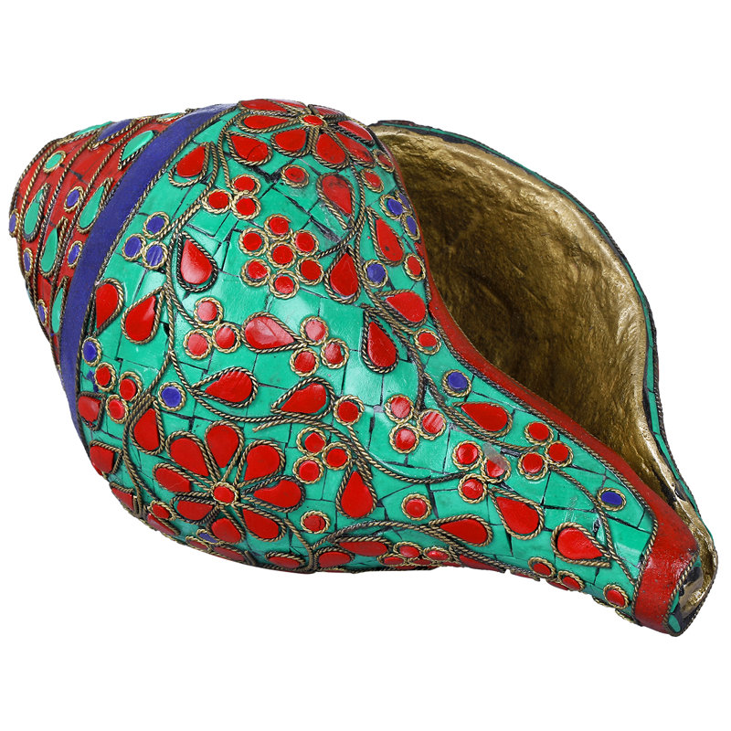 Conque décorée avec incrustation de figurine