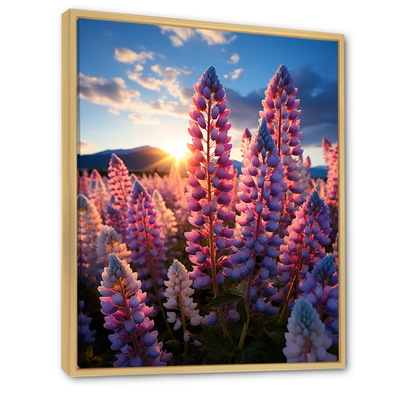 Meadow Lupin Bliss - art mural floral, salon, H 32 po x l 24 po x P 1 po, Cadre naturel flottant