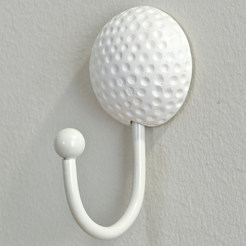 Crochet mural pour boule de golf