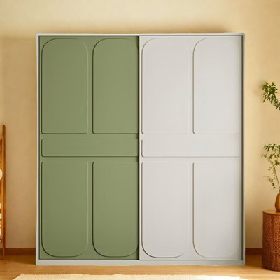 Garde-robe simple de couleur assortie