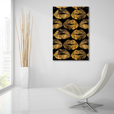  «Gold Kisses In The Air» par Svetlana Aleynikova, art mural en verre acrylique, 24 po x 36 po