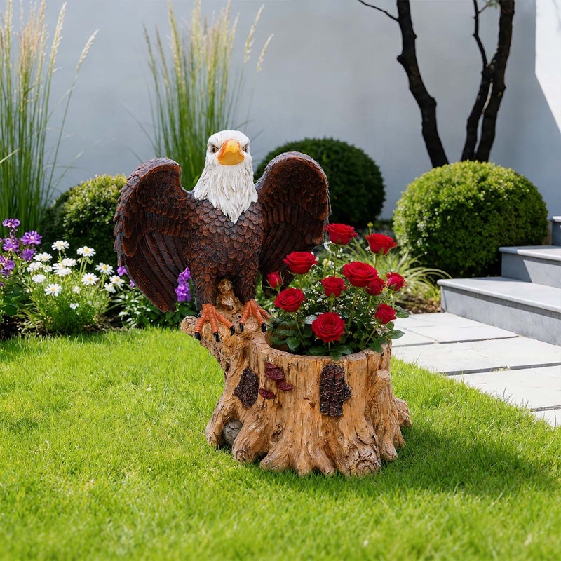 Pot à fleurs sur une souche d'arbre Majestic Eagle avec des ailes déployées - Pot de fleurs décoratif en polyrésine durable pour patio et pelouse - Cadeau de décoration unique