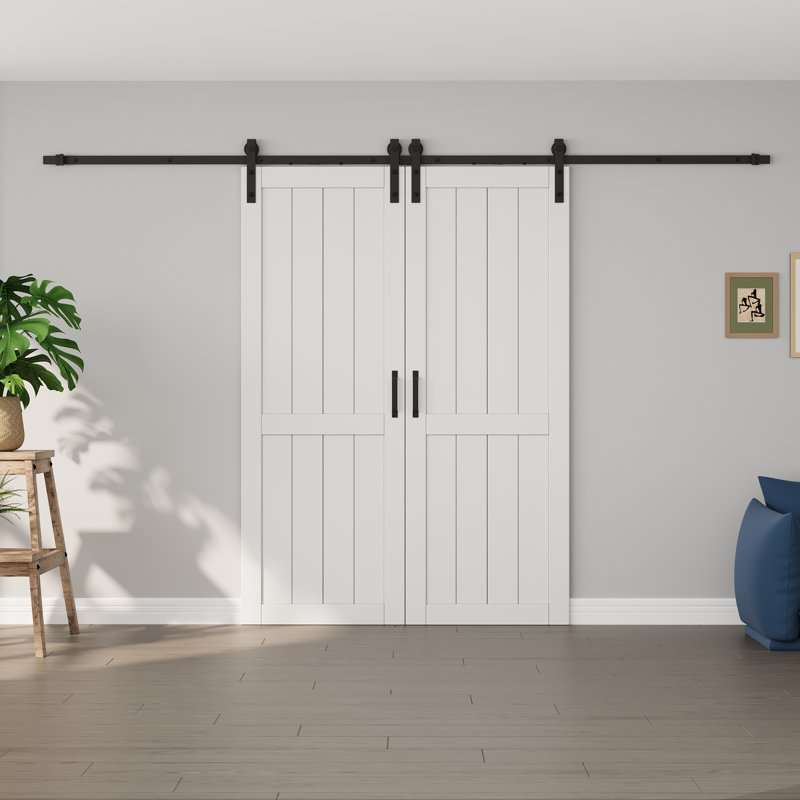 Porte de grange coulissante double H 84 po en bois manufacturé massif apprêté avec surface blanche et portes de garde-robe à peindre avec quincaillerie (fermeture en douceur incluse)