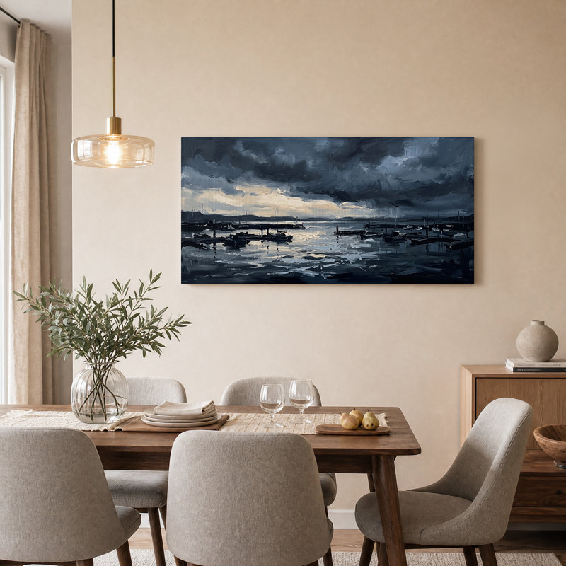 Tableau sur toile représentant un port orageux bleu foncé avec des voiliers, 46“W x 24”H