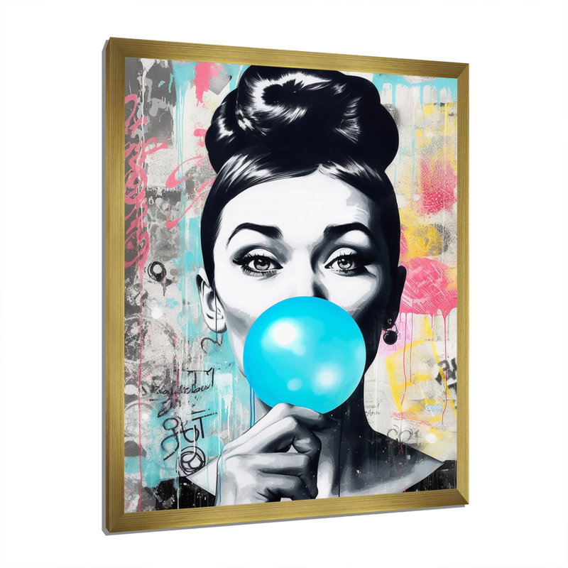 «Audrey Hepburn Blue Bubble Gum - Celebrity», reproduction sur toile encadrée, Doré, H 44 po x l 34 po, Impression encadrée