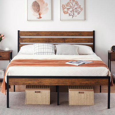 Base de lit grand format avec tête de lit et pied de lit en bois rustique, plateforme en métal, rangement sous le lit, aucun sommier nécessaire