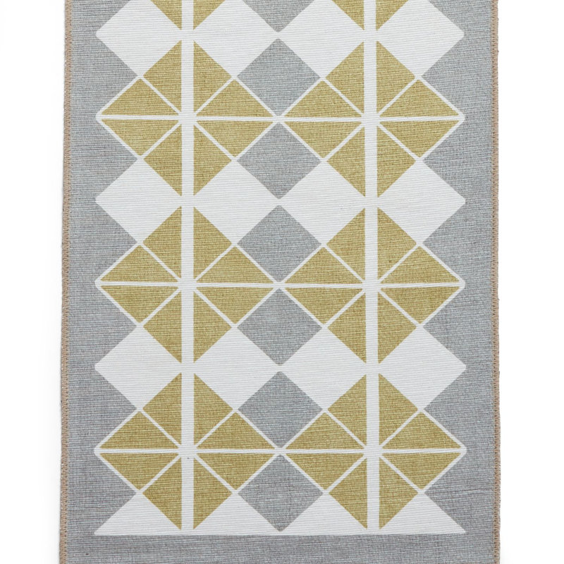 Victoria Machine Woven Area Rug, Runner 2' x 5'6"