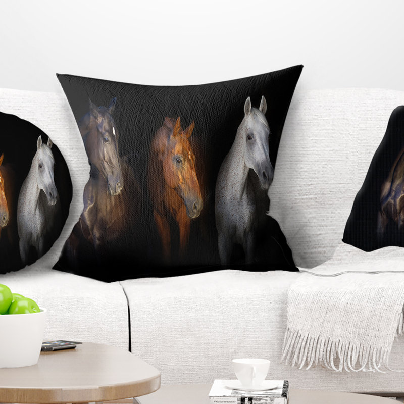 Chevaux noirs, rouges et blancs - Coussin imprimé animal, 16 po x 1 po, Coussin décoratif
