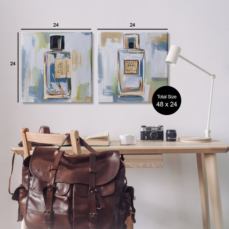 Abstrait ensemble de 2 bouteilles de parfum en forme de cœurs par Melissa Wang, H 24 po x l 24 po