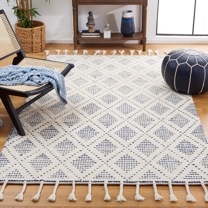Gulielma Hand Loomed Wool/Cotton Geometric Rug in Blue/Ivory, Rectangle 4' x 6'