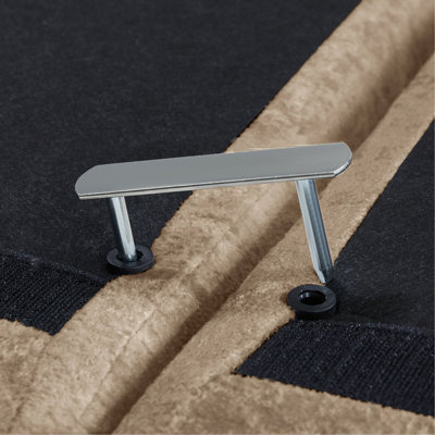 Tissu en velours confortable en forme de U respirant, canapé de style Chesterfield, jupe à franges à franges sur le plancher, conception combinée modulaire, conception ergonomique, conception capitonnée à boutons, pour les salons
