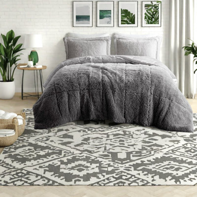 Ensemble de literie à poils longs luxueux en polyester fausse fourrure ultra confortable pour la chambre à coucher