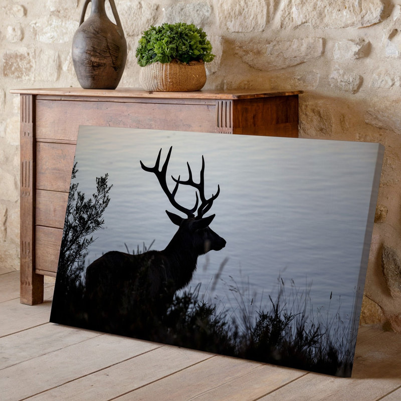 Reproduction d'art sur toile, "Silhouette majestueuse d'un cerf avec des bois impressionnants", H 9 po x l 12 po