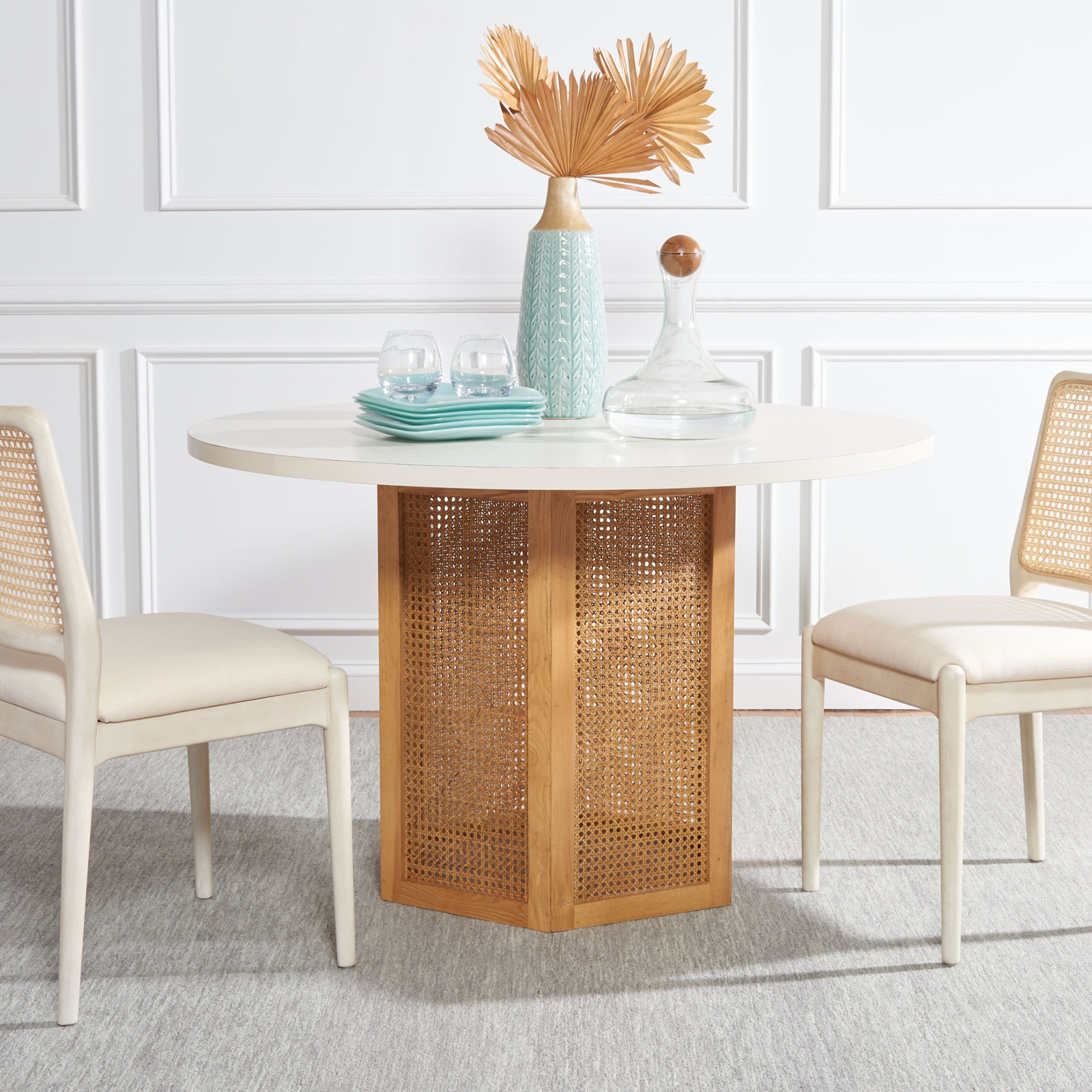 Pacetti 47.3'' Round Dining Table, White, null