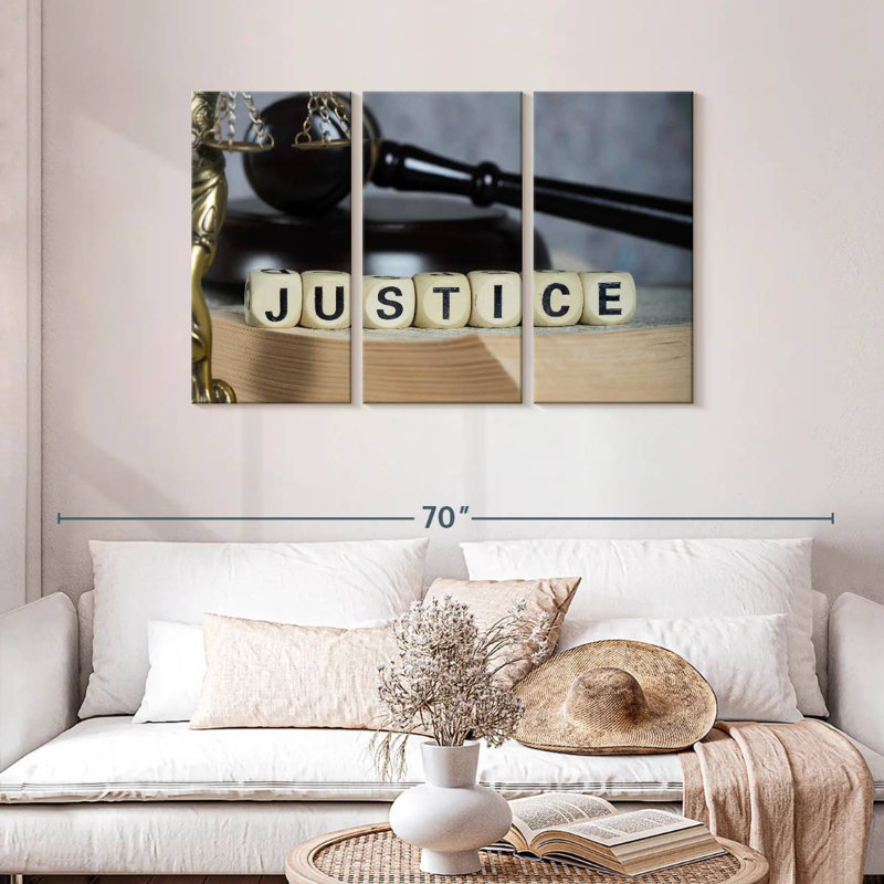 Dés de justice, H 28 po x l 45 po