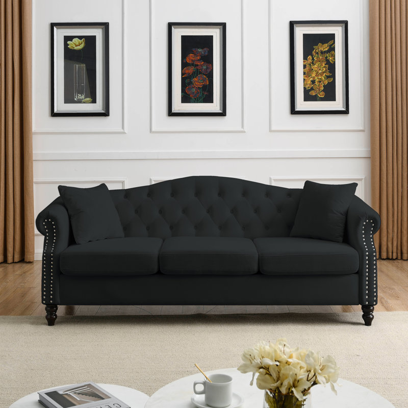 Canapé Chesterfield en velours capitonné 3 places 79 po avec accoudoirs roulés et garniture cloutée Carica